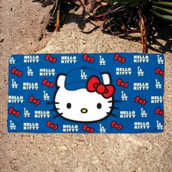 Hello Kitty Los Angeles Dodgers Towel and Tumble Bundle - Picture 6 of 11